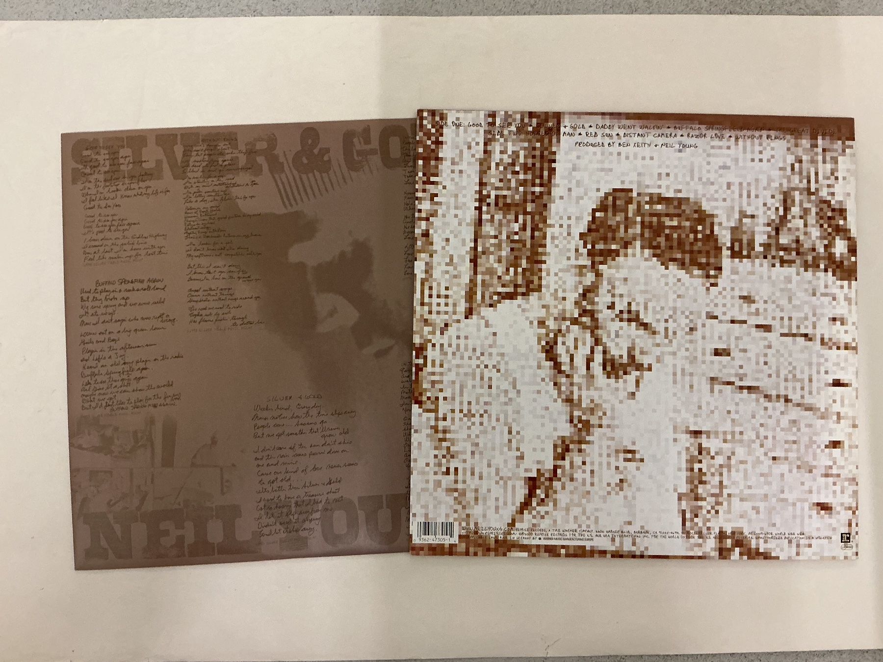 Dischi in vinile: Neil Young LP - Silver & Gold (VG+) – Usato da Winterthur venduto da Tumko_7_Vinyl 1