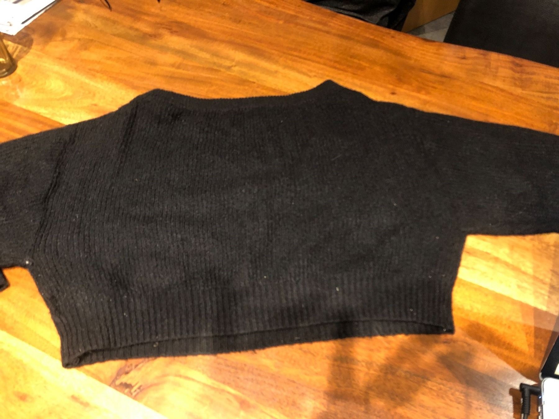 Pullover & Sweatshirts: Schwarzer Kurzpullover Gr. M - Herbstlook! 🍂 – Gebraucht aus Andwil SG von schmei 2