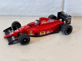 Modèle réduit Formule 1 Onyx Ferrari 641 échelle 1/43