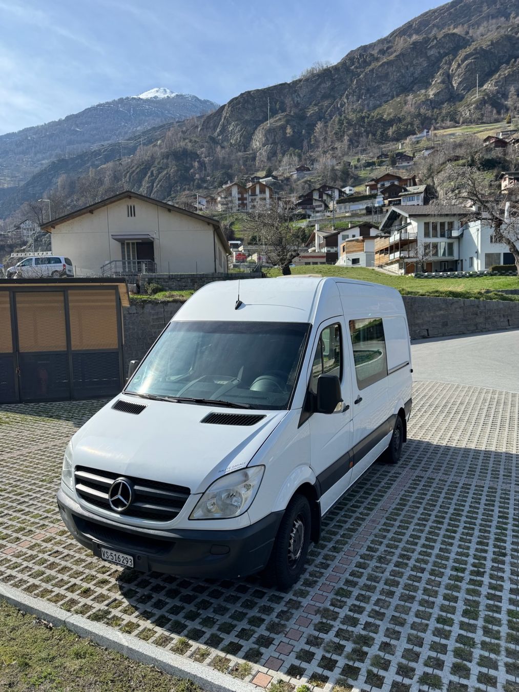 Mercedes-Benz Camping Fahrzeuge: Abenteuerbereit: Mercedes-Benz Sprinter Camper – Gebraucht aus Naters von ana_9gx8 1