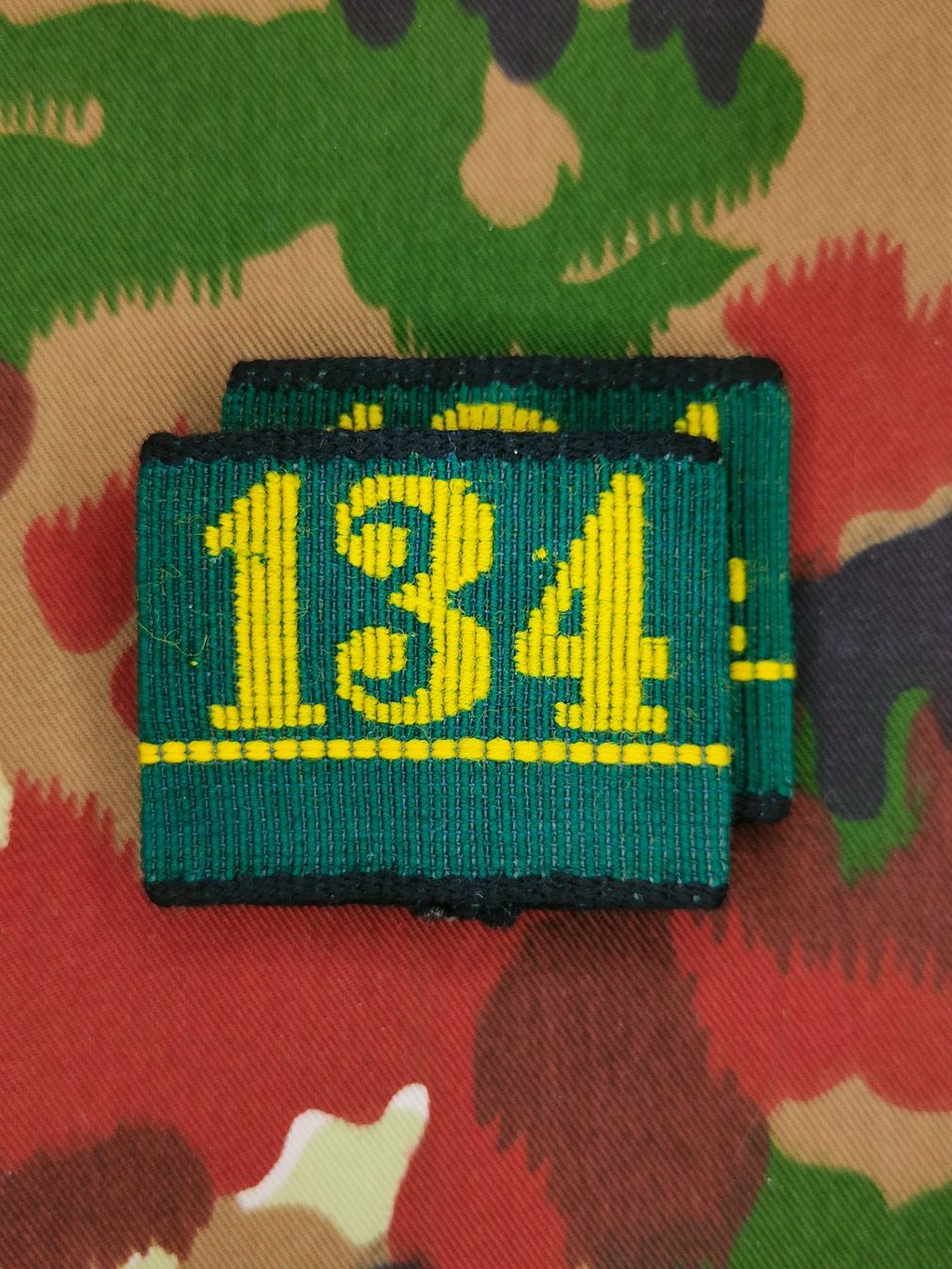 Schweizer Armee Uniformi: Achselschlaufen Bat 134, Kp 1, Set – Usato da Bauma venduto da SwissMilitaria