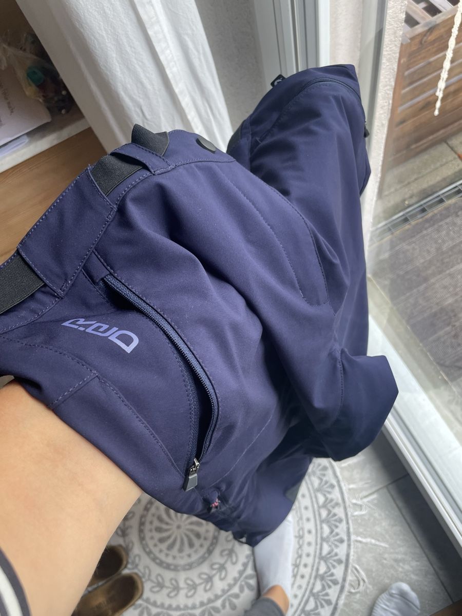Mckinley Pantaloni: Softshellhose Wanderhose wasserdicht Mc Kinley gr. 42 – Usato da Recherswil venduto da grafics 4