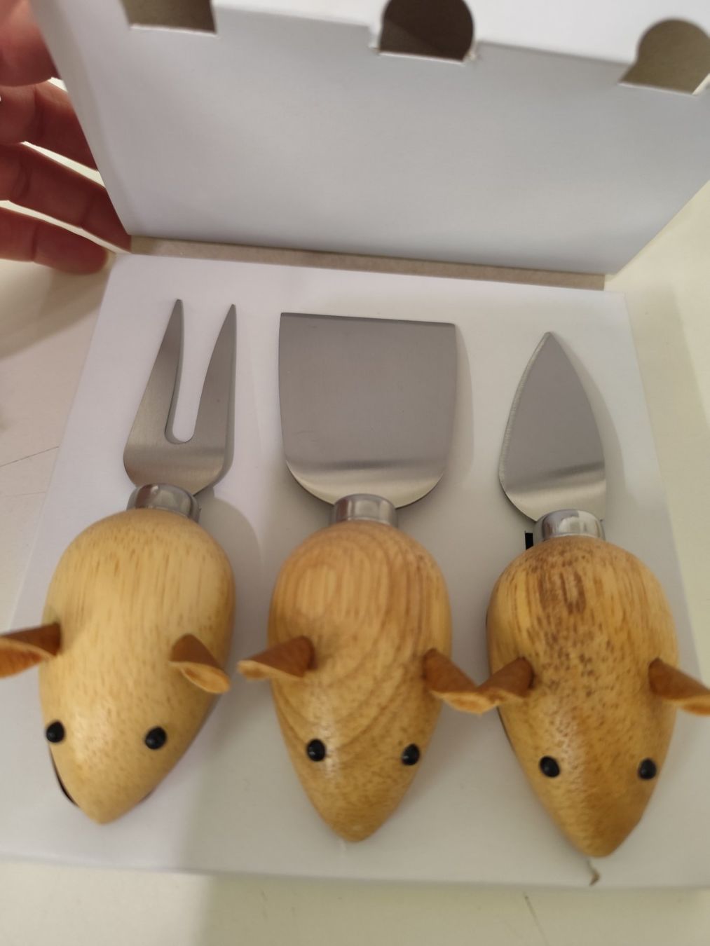 Set di piatti: NEU! Käsemesser im Mausdesigne 🐭 – Nuovo e nell'imballaggio originale da Uster venduto da NEVERLASTTRADING 2