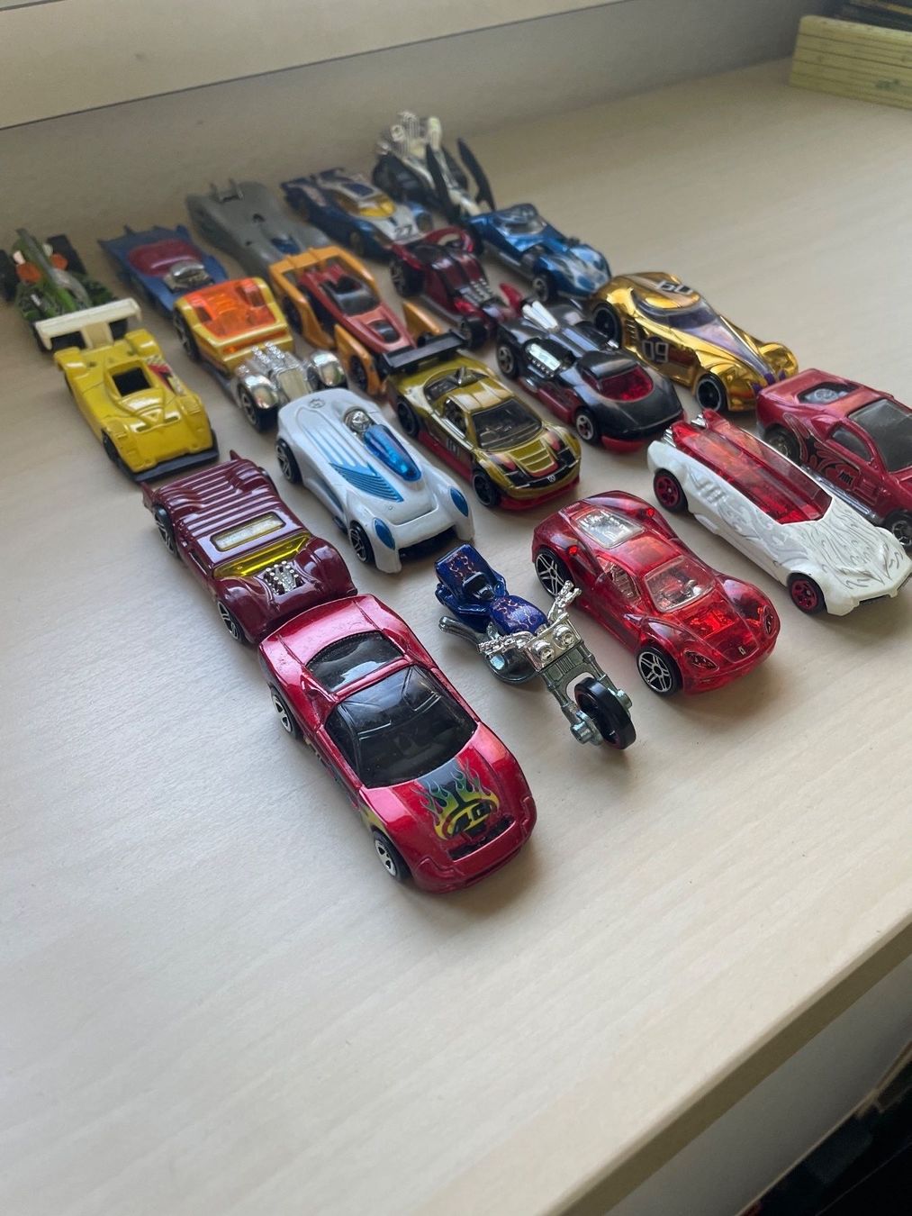 Hot Wheels Voitures modèles: Hot Wheels Autos – D'occasion à Basel par Yannicksali97 1