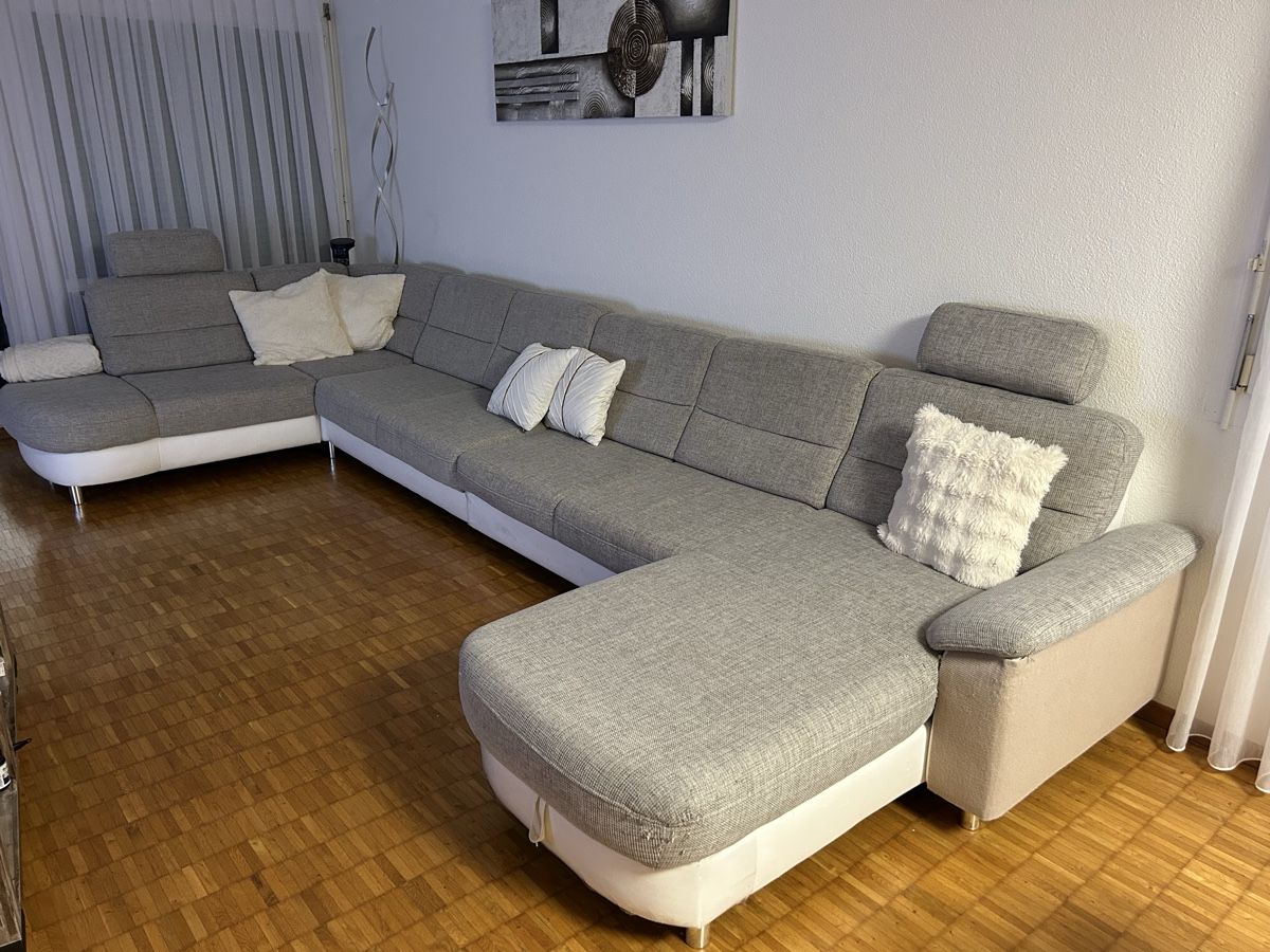 Sofas: Grosse 4.25m Wohnlandschaft mit Schlaffunktion – D'occasion à Dietlikon par ade_sk8v