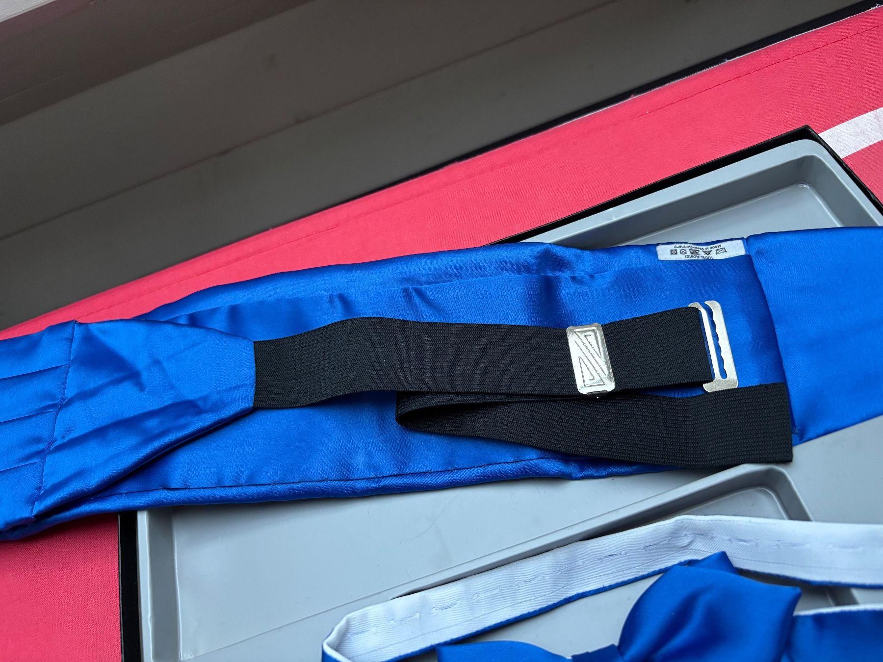Krawatten: Set Kummerbund und Fliege royalblau – Gebraucht aus Balsthal von Uroby 1
