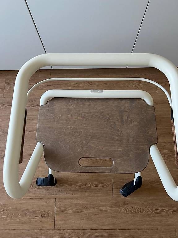Ausili per la deambulazione: Saljol Indoor Rollator White – Usato da Unterengstringen venduto da nan_7src 2