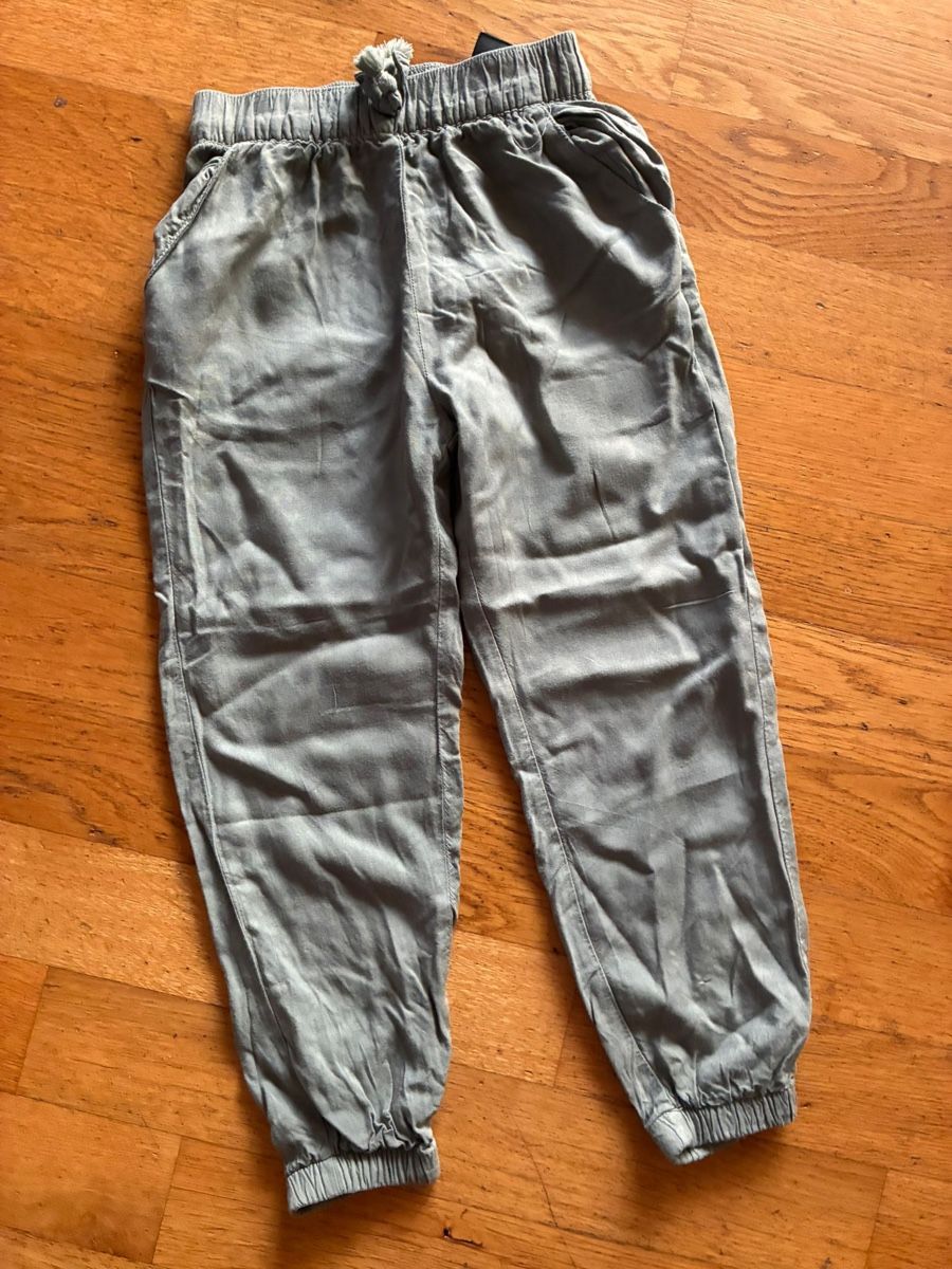 H&M Hosen: Sommerhose Gr. 110, H&M – Gebraucht aus Richterswil von duffi326464