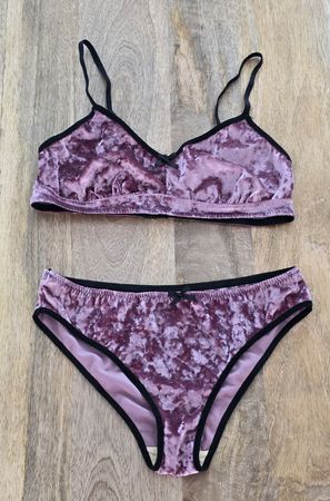 Samtig Set BH & Slip Grösse M Lila Neu & Ungetragen!