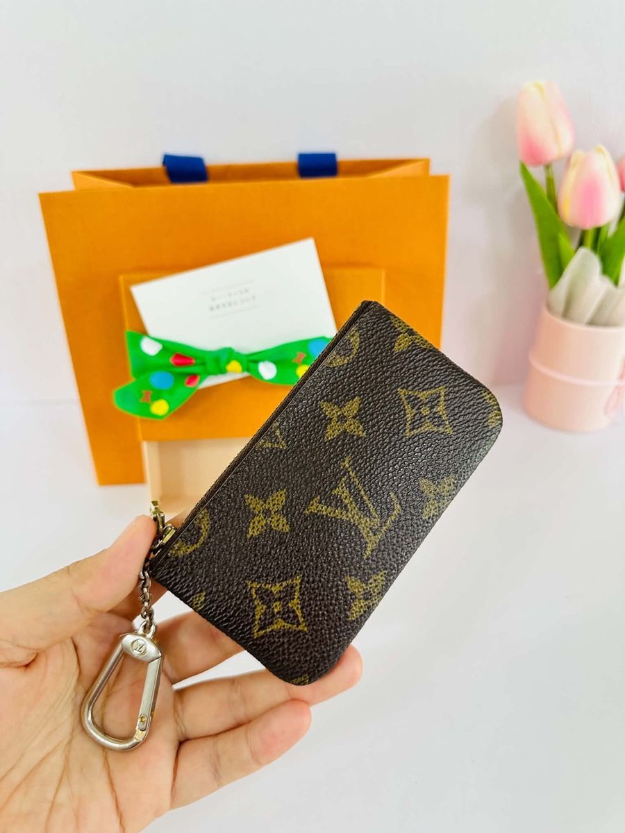Louis Vuitton Schlüsselanhänger & - bänder: Louis Vuitton key pouch  – Gebraucht aus Buch am Irchel von Pukpan_99 1