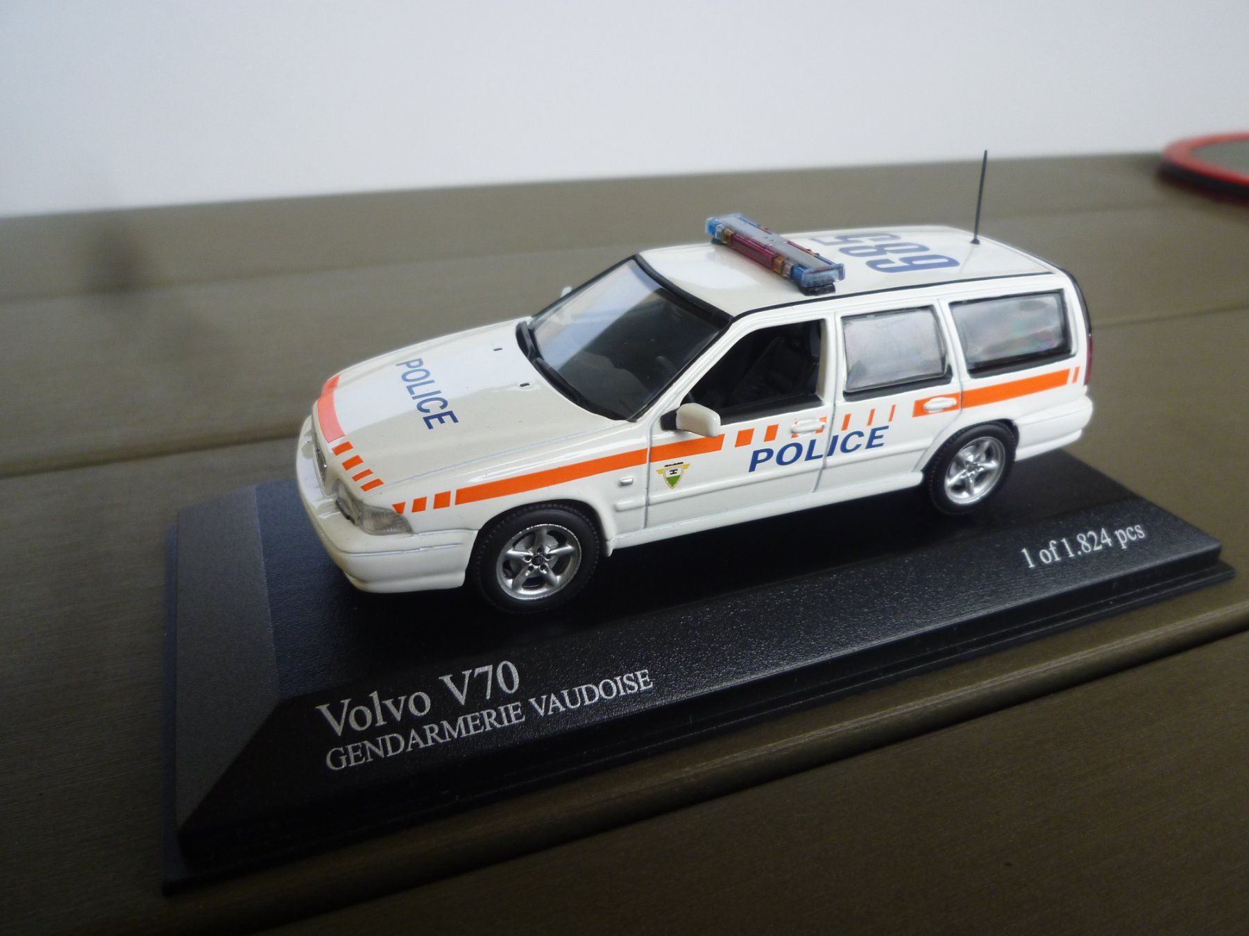 Volvo Modellini d'auto: Volvo V70 Gendarmerie Vaudoise – Nuovo (secondo la descrizione) da Flawil venduto da Imperiosud 5