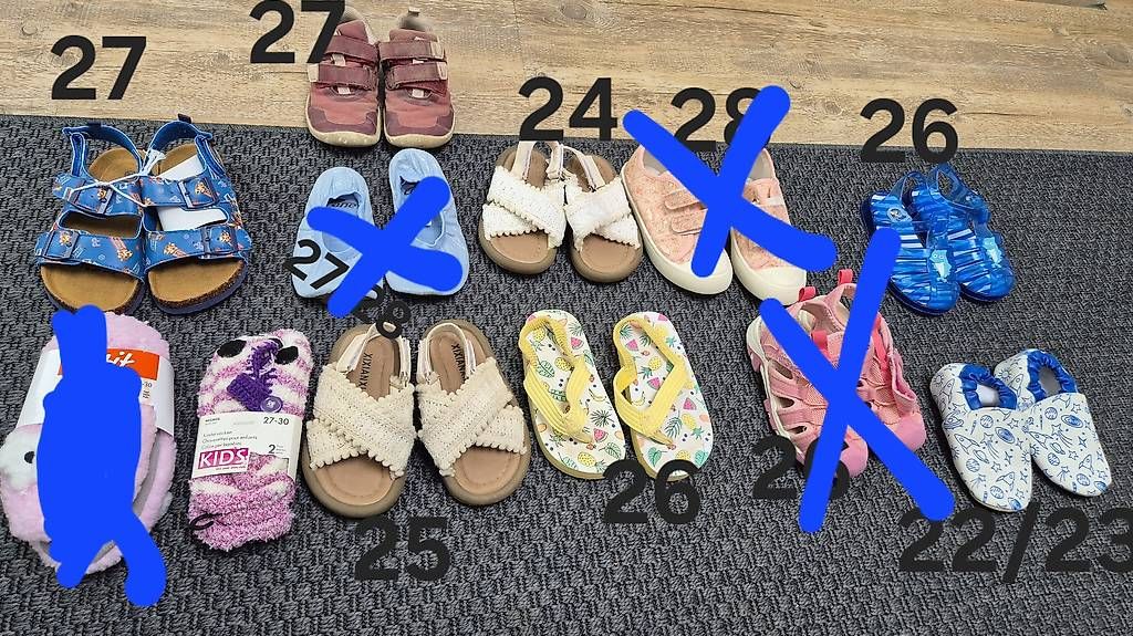 Schuhe für Jungen: Verschiedene schuhe zwischen 1.- und 7.- – Gebraucht aus Immensee von ser_8529