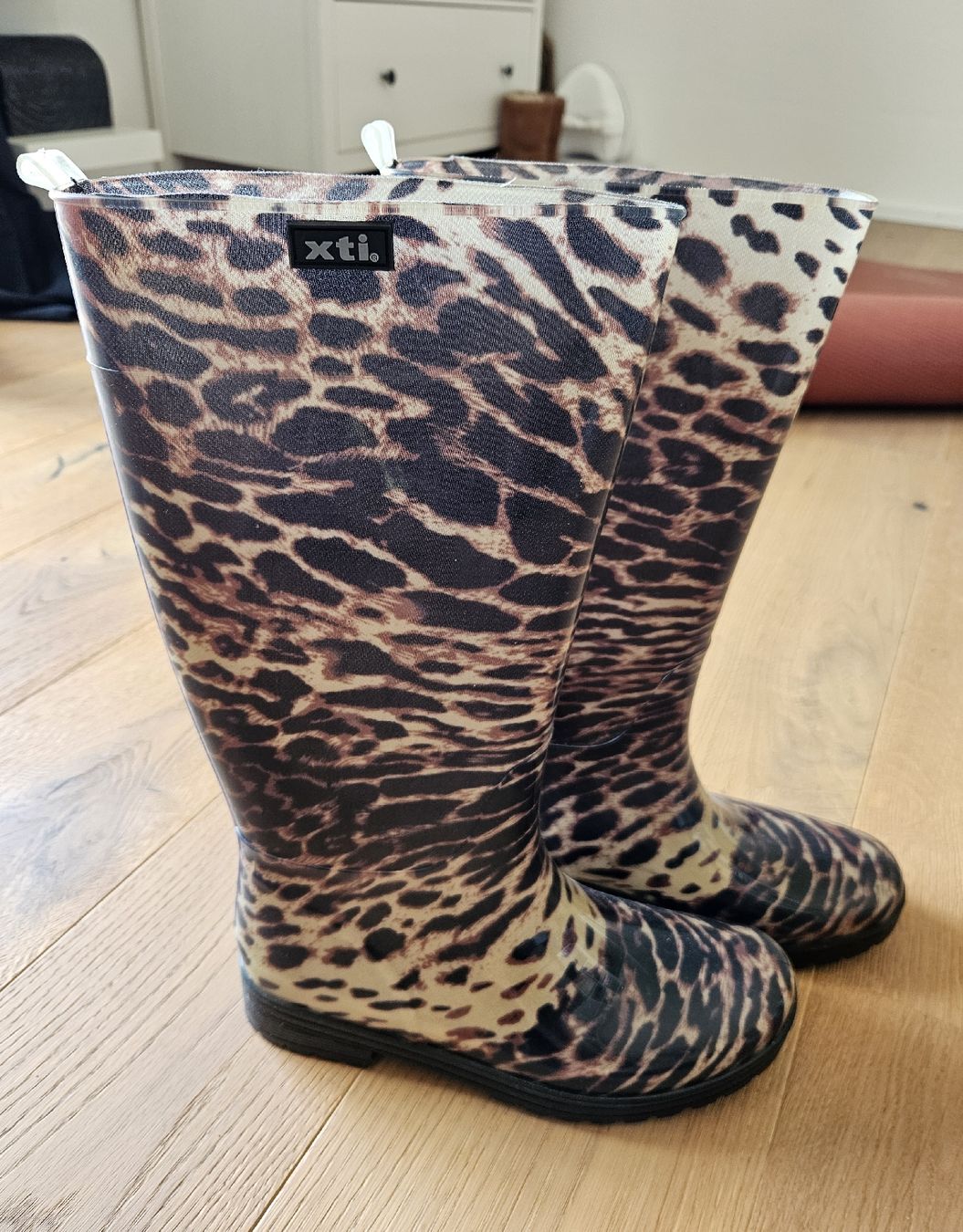 Scarpe da donna: Gummistiefel Gr. 39 – Nuovo (secondo la descrizione) da Sursee venduto da sop_vxr7