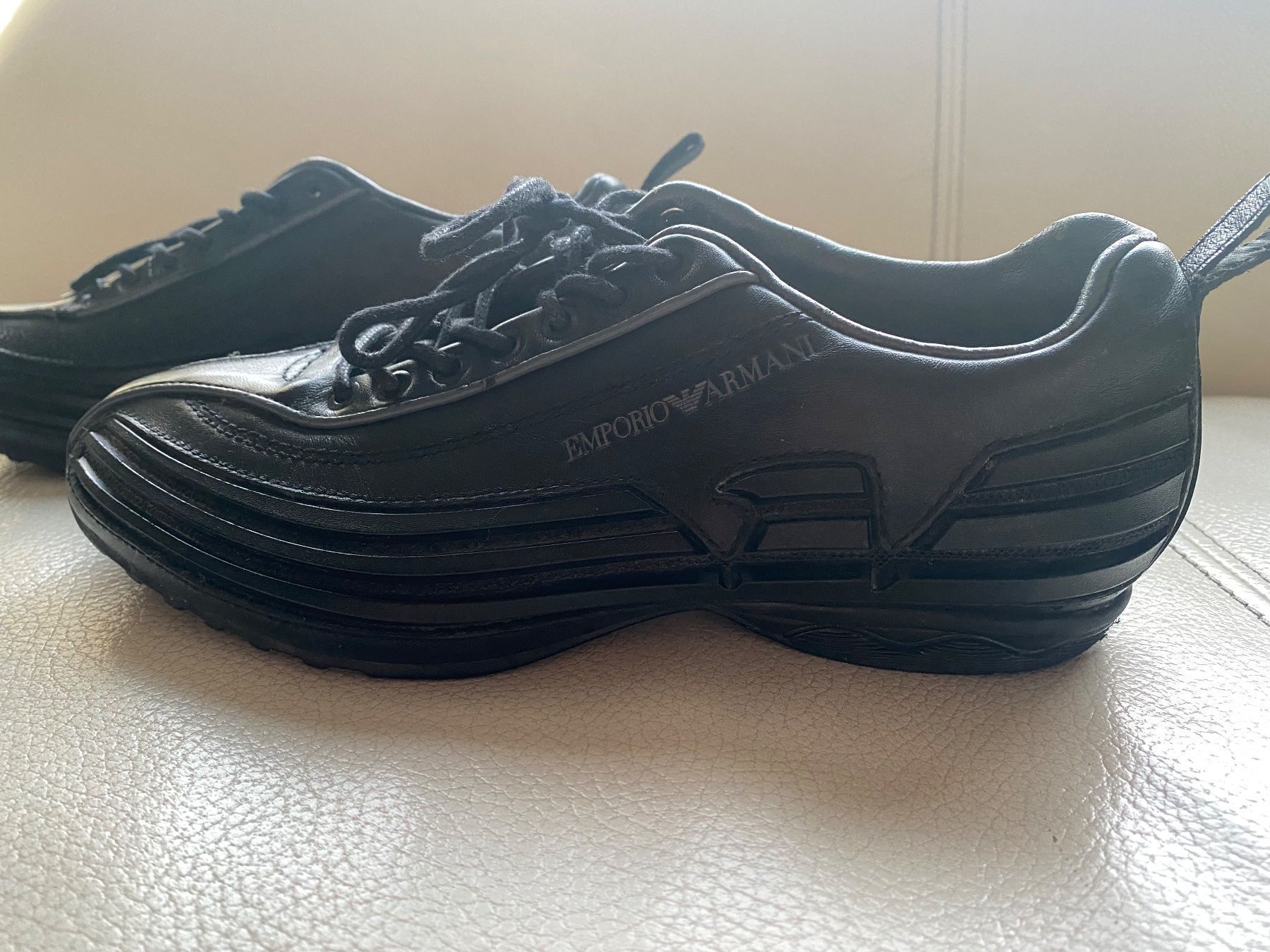 Armani Damenschuhe: Emporio Armani ft Mizuno leather snicker – Gebraucht aus Zürich von Yuece 1