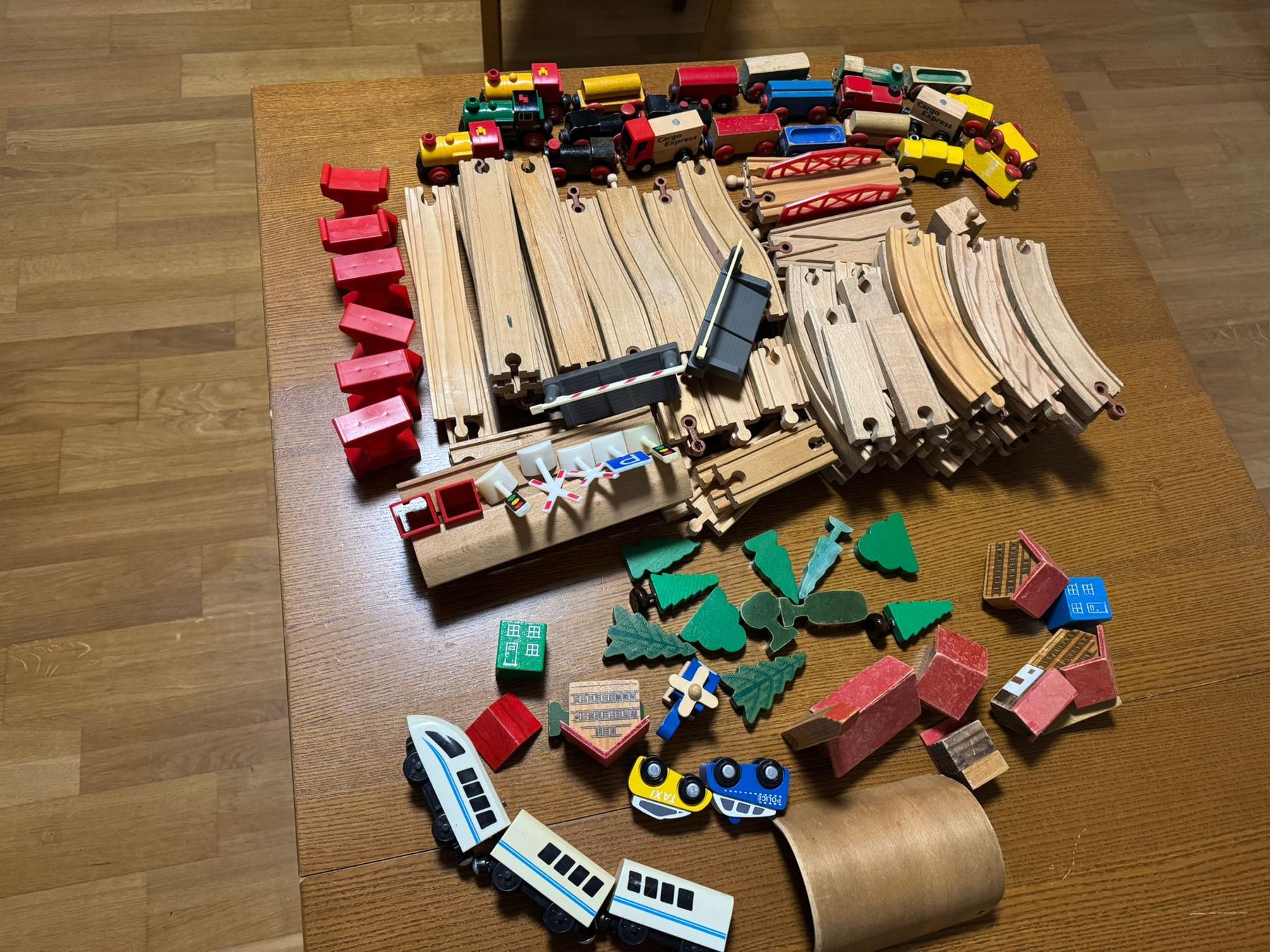 Jouets: Holzeisenbahn-Set – D'occasion à Urdorf par robinson80