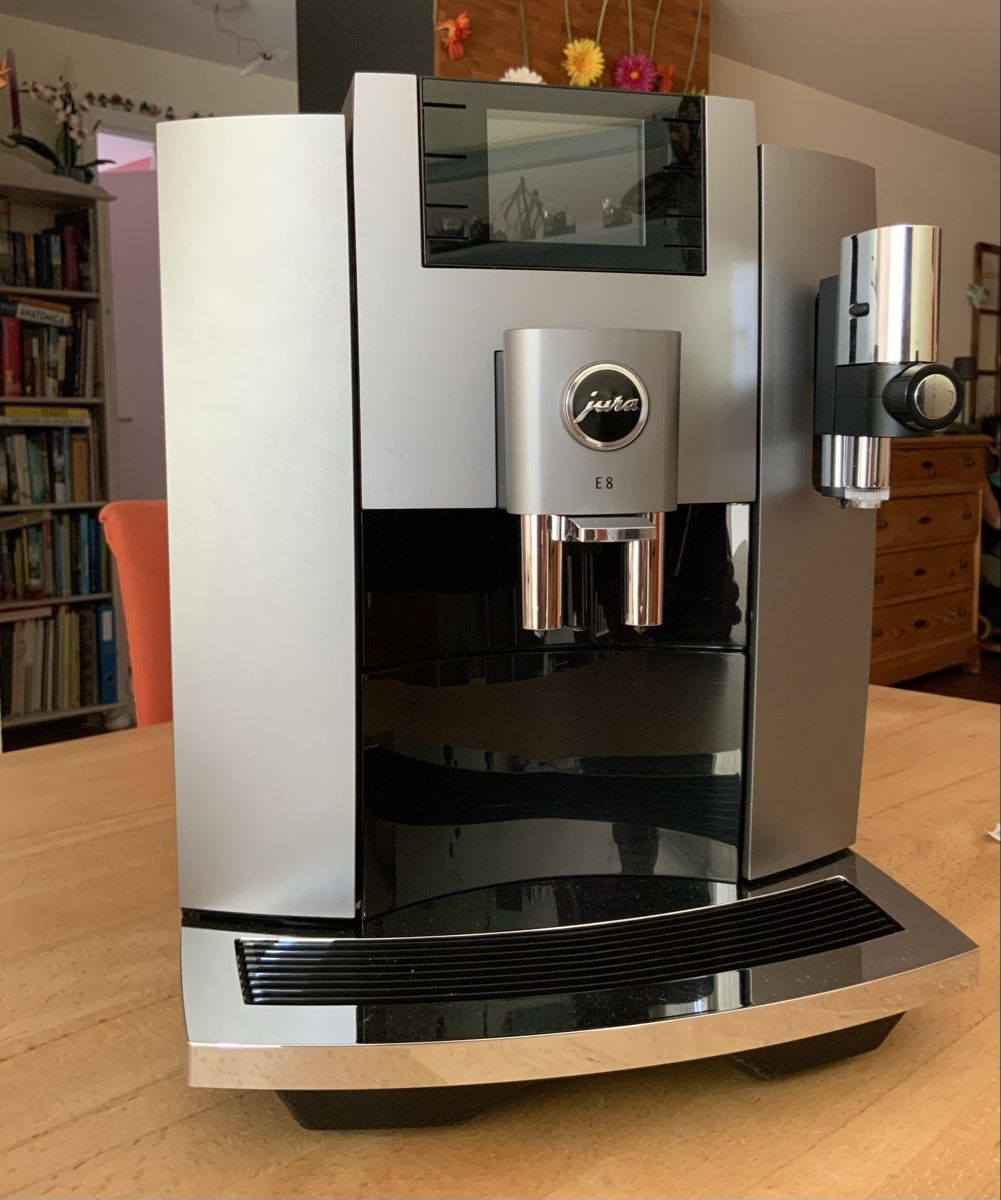 Jura Macchine per caffè & Macchine per espresso: Jura E8 – Usato da Wichtrach venduto da Mbabeli