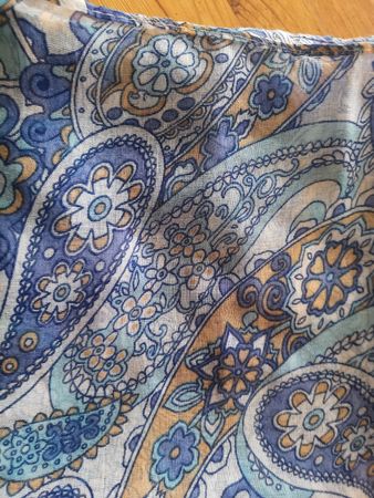 Joli foulard bleu