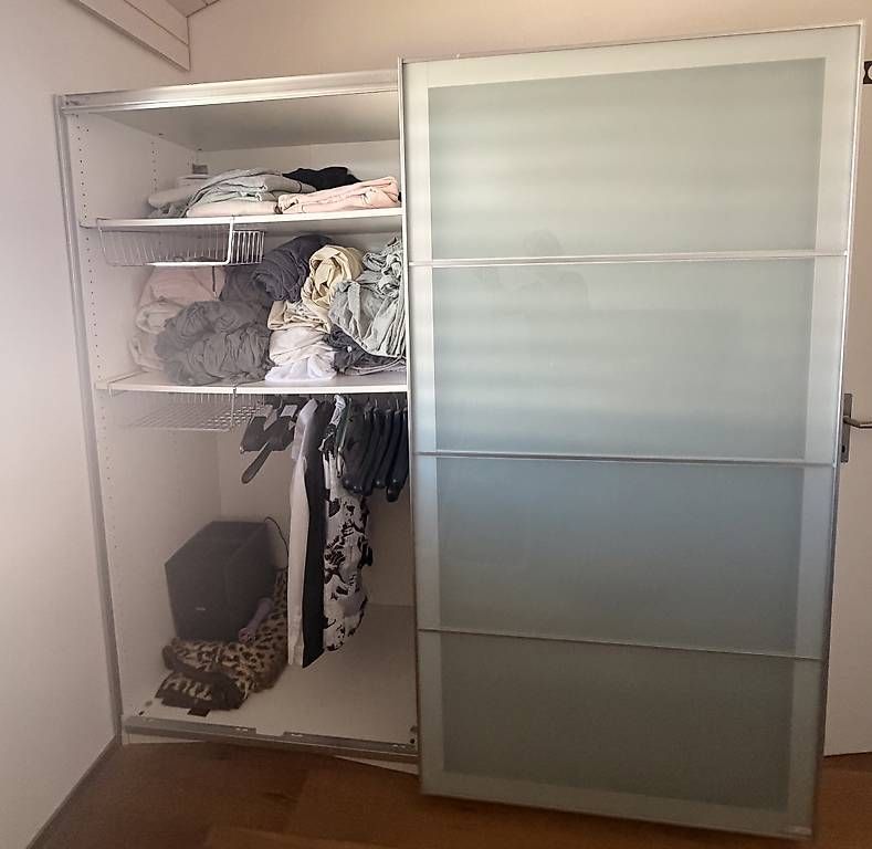 Ikea Armadi: Schrank mit Schiebetüren – Usato da Fraubrunnen venduto da san_nz9p 1