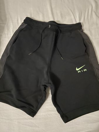 Nike Air Shorts schwarz grün elastischer Bund gebraucht