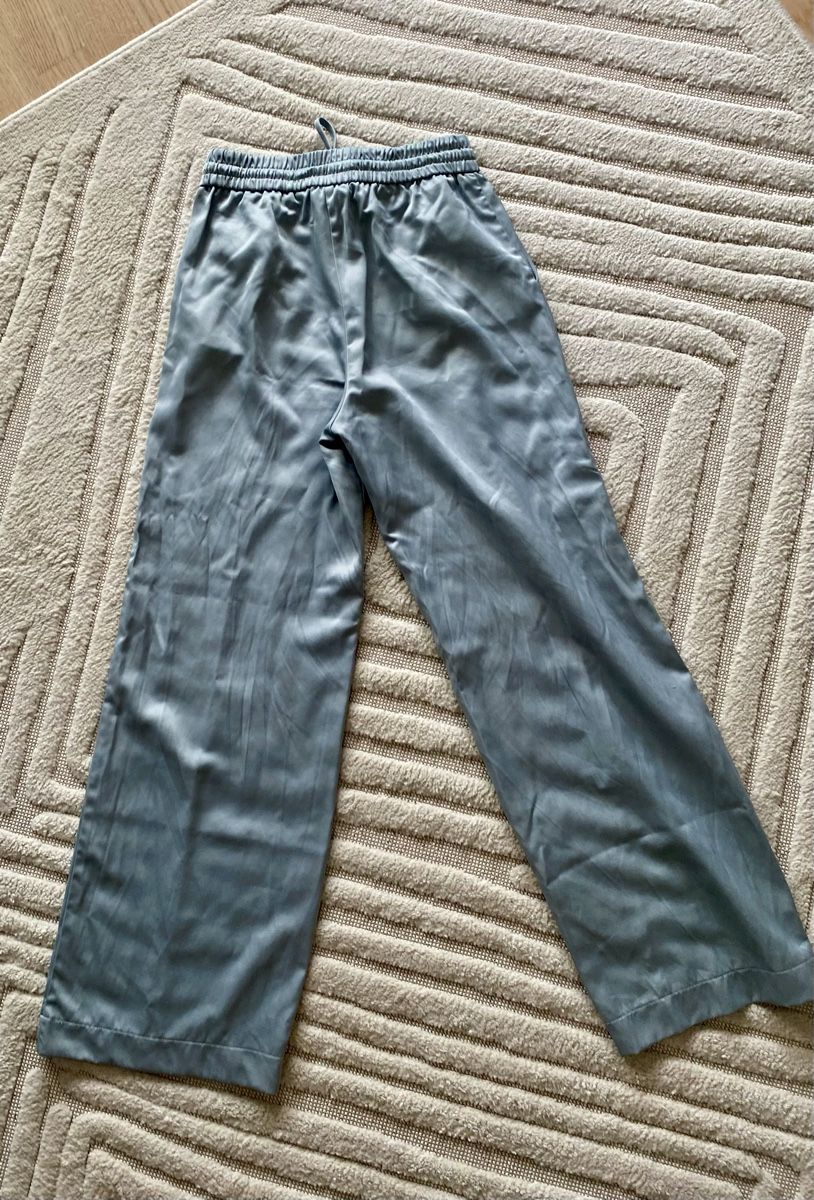 Zara Pantaloni: Zara pants XS light blue – Usato da Territet venduto da gai_5phl 2
