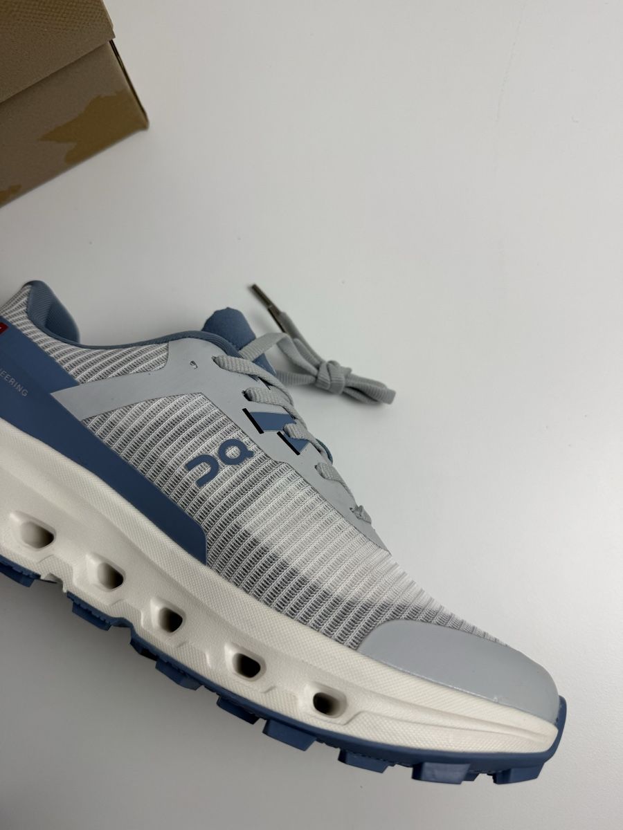 On Chaussures hommes: On Cloud Sneaker grau blau neu mit Originalkarton – Neuf avec emballage d'origine à Luzern par kim221080 4