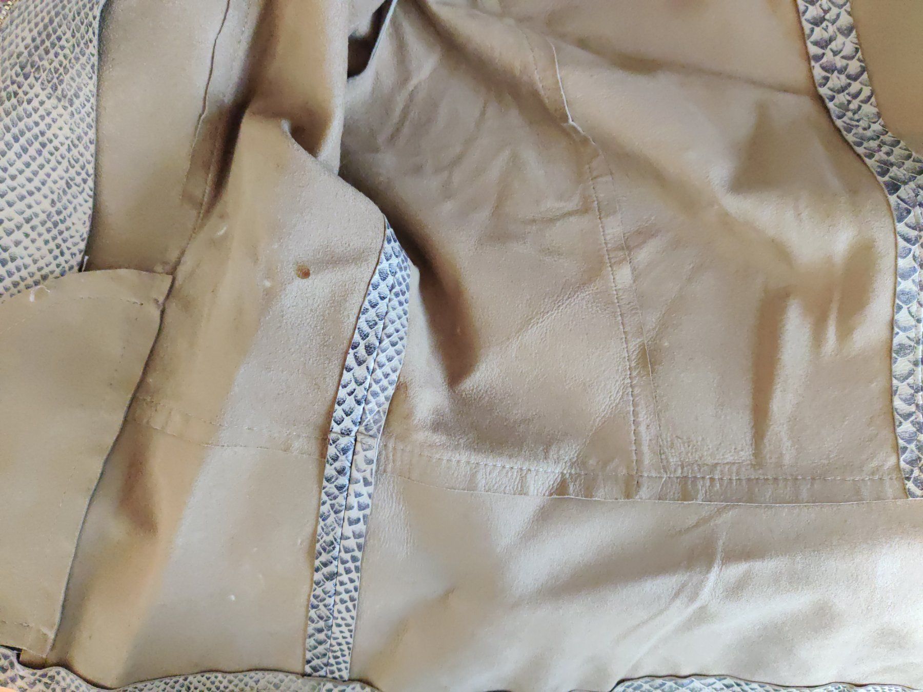 Luisa Cerano Giacche: LUISA CERANO Lammnappa-Lederjacke Schlangenoptik – Usato da St. Gallen venduto da secondhandy111 7
