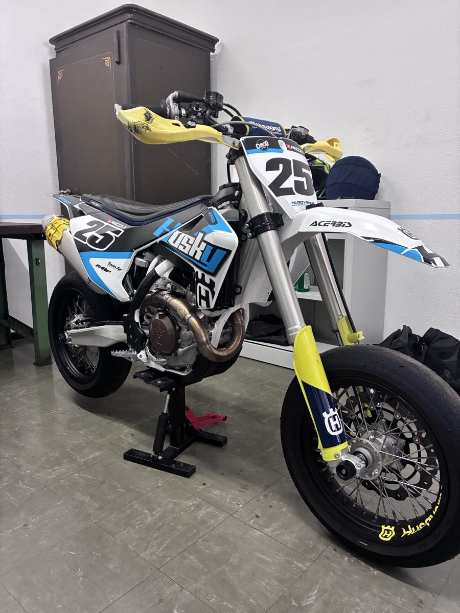 Husqvarna Strada: Supermotard husqvarna 450 – Usato da Bodio TI venduto da FabioMacca2597