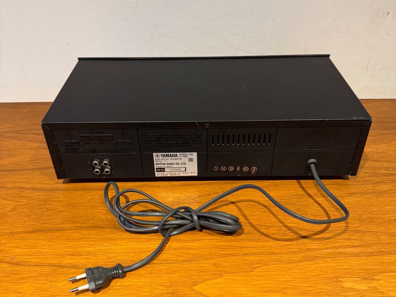 Yamaha Registratori: YAMAHA K-220 Stereo Cassette Deck – Usato da Gutenswil venduto da Contemporary 2