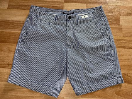 Tommy Hilfiger Shorts Grösse 31 gestreift blau weiss