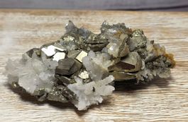 Quarz auf Pyrit Stufe 263g
