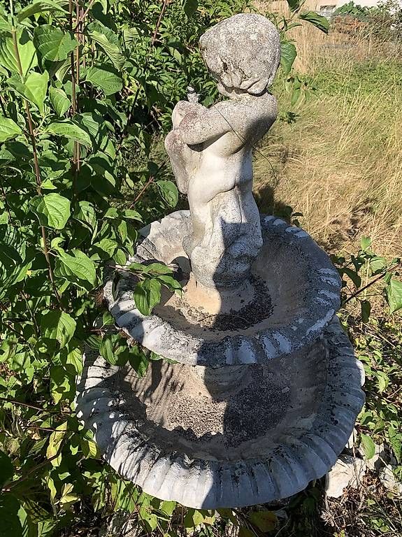 Stagni & Fontane ornamentali: Wunderschöner alter Stein Garten Brunnen hochwertig – Usato da Rothrist venduto da Oddymanliane 2