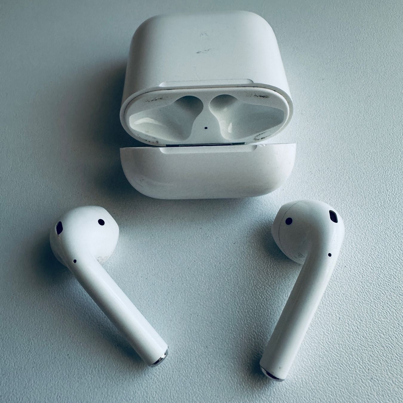 Apple Cuffie: Original Apple AirPods 2 Kopfhörer Wireless Lightning Kabel – Usato da Basel venduto da MY.AIRPODS.SHOP 2