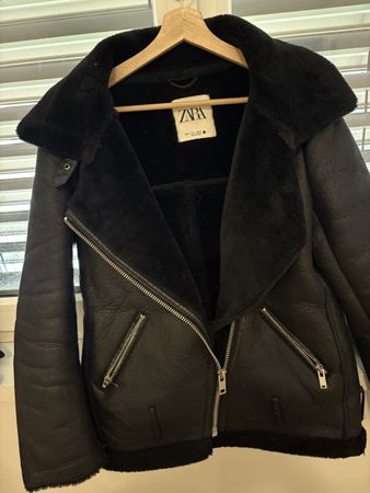 Veste doublée Zara noire aspect cuir taille S bon état