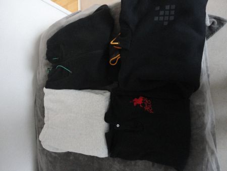 Kleiderpaket Herren, 3 Pullis und 1 Poloshirt