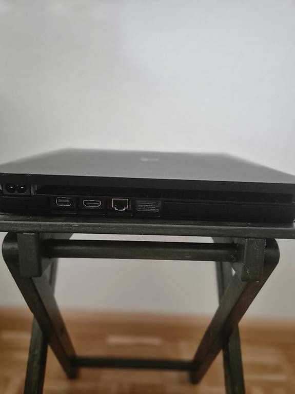 Sony Consoles: PlayStation 4 Slim 500 GB – D'occasion à Pratteln par SuperMario012 4