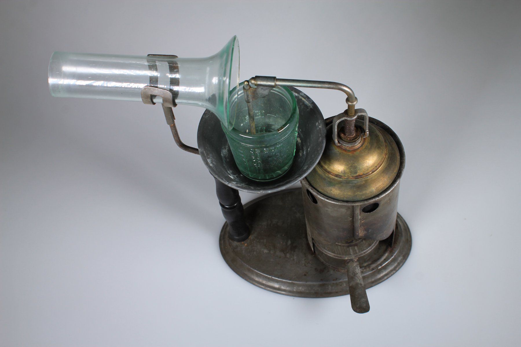 Attrezzature mediche: Antiker Dampf-Inhalations-Apparat – Usato da Basel venduto da IRMAundFRED 4