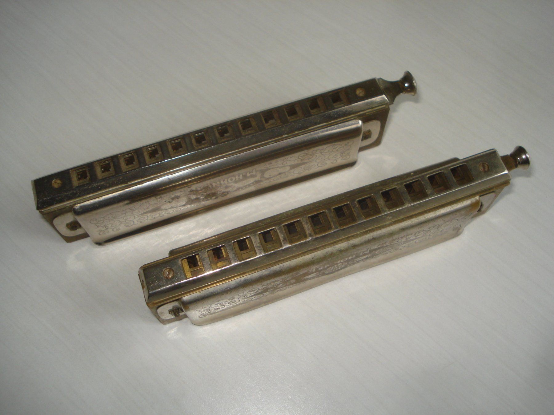Hohner Strumenti musicali: Uralte Hohner Super Chromonicas - Chromatic Harmonicas – Usato da Urdorf venduto da Tinplate01 3