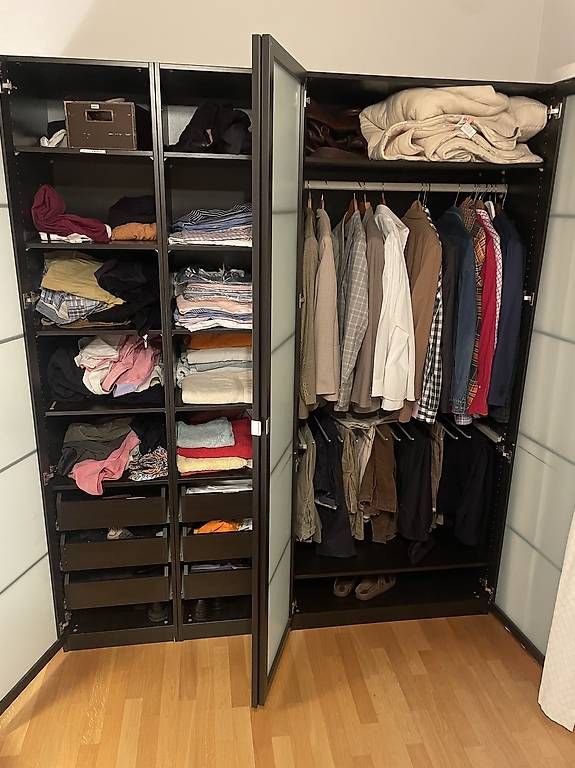 Armadi: IKEA Schrank – Usato da Zug venduto da Rembrandt2 1