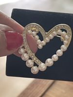 Jolie broche vintage avec perles