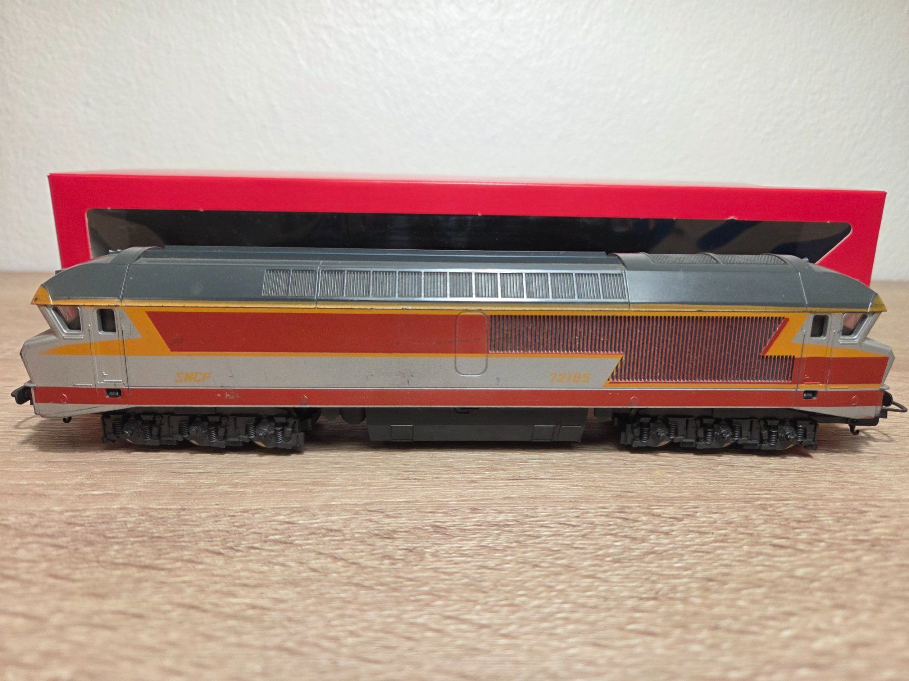 Lima Modellini di ferrovie: Lima 72105 Diesellok SNCF H0 – Usato da St-Aubin-Sauges venduto da Lo_Go 1