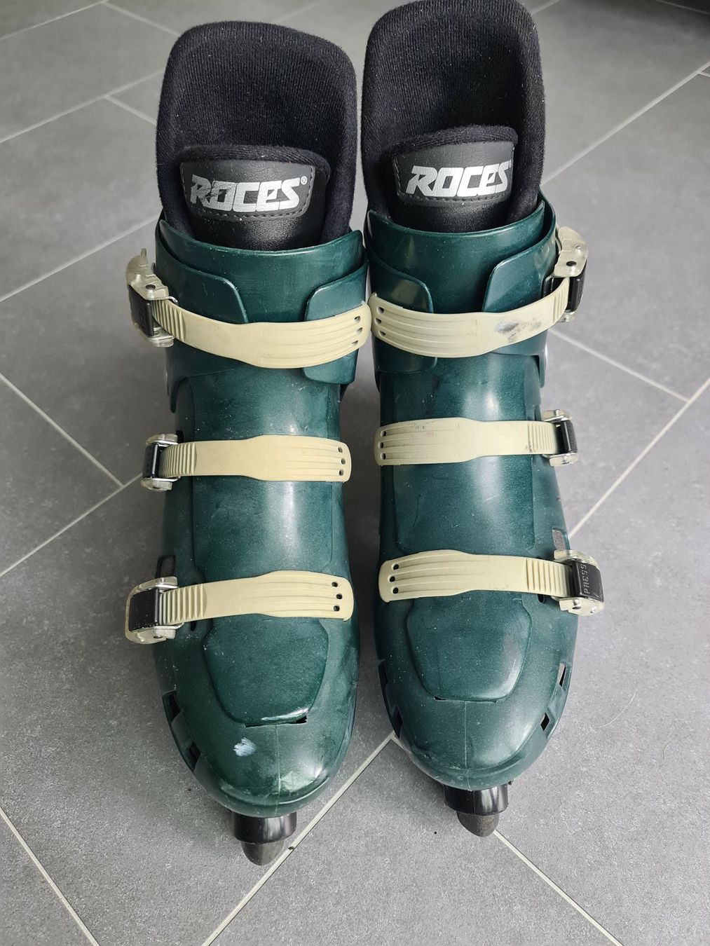 Pattini in linea & Pattini a rotelle: Rollerblades ROCES Gr. 45/46 Inlineskates Rollschuhe – Usato da Hausen AG venduto da Vugri 2