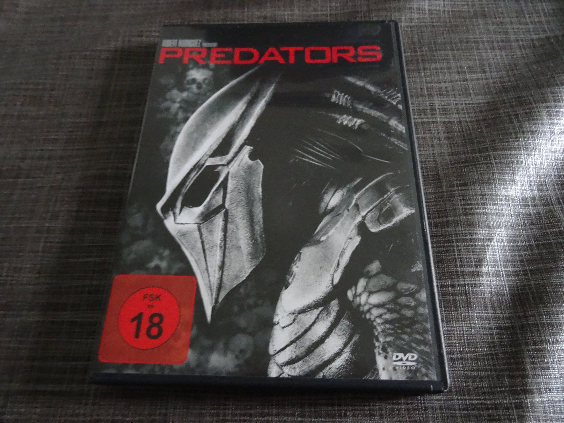 Tutti i DVDs: Predators DVD – Usato da Olten venduto da Disc-Verkauf