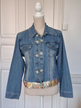 Vintage Jeans Jacke Bordüre Blumen Gr. M