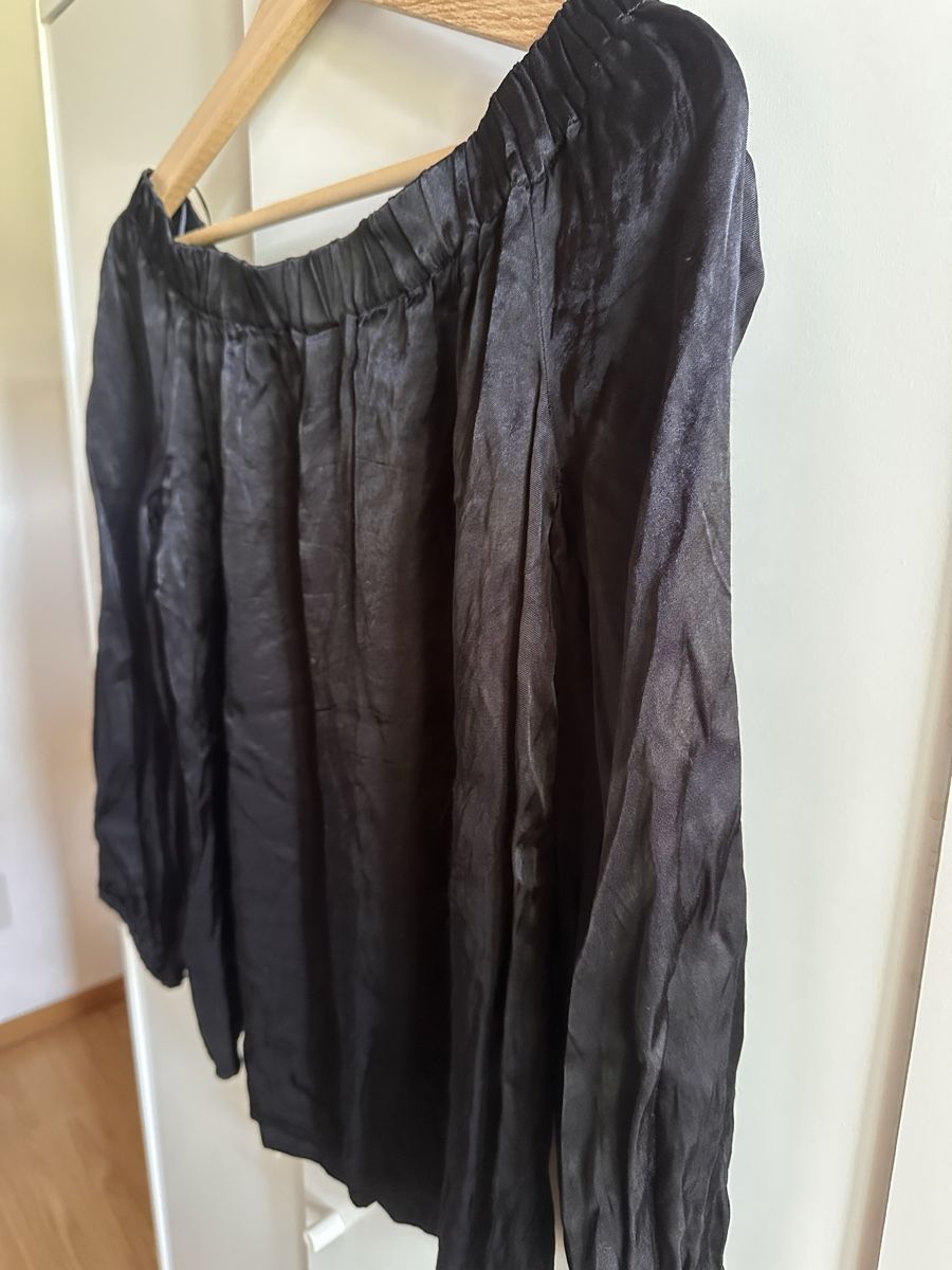 H&M Chemisiers: Bluse schwarz Satin H&M Gr. 36 – D'occasion à Münsingen par Secondhand89