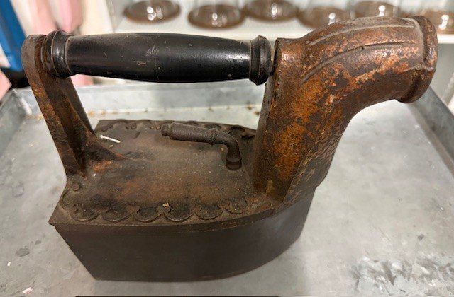 Ferri da stiro: Vintage‑Deko – Usato da Burgdorf venduto da ant_sp7x