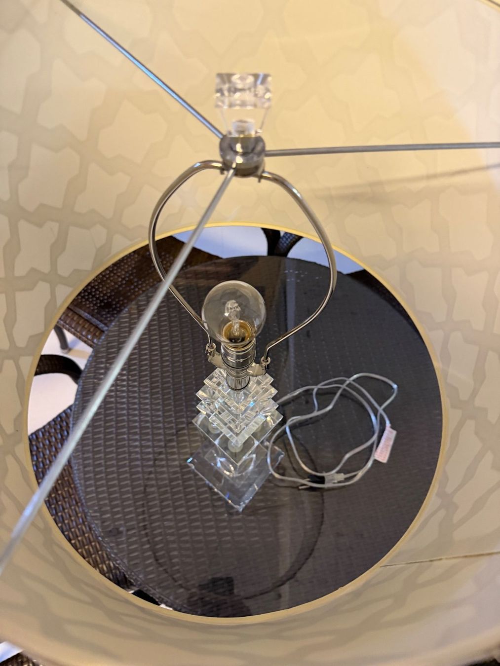 Lampade: Tischlampe mit Plexiglassockel – Usato da Ebikon venduto da Berku 5