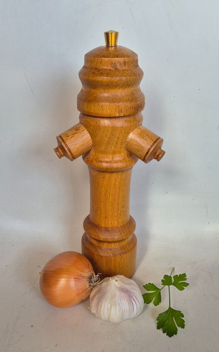 Elettrodomestici da cucina: Pfeffermühle in Hydrant Form von Sonderegger Mechanik – Usato da Neerach venduto da SilliS