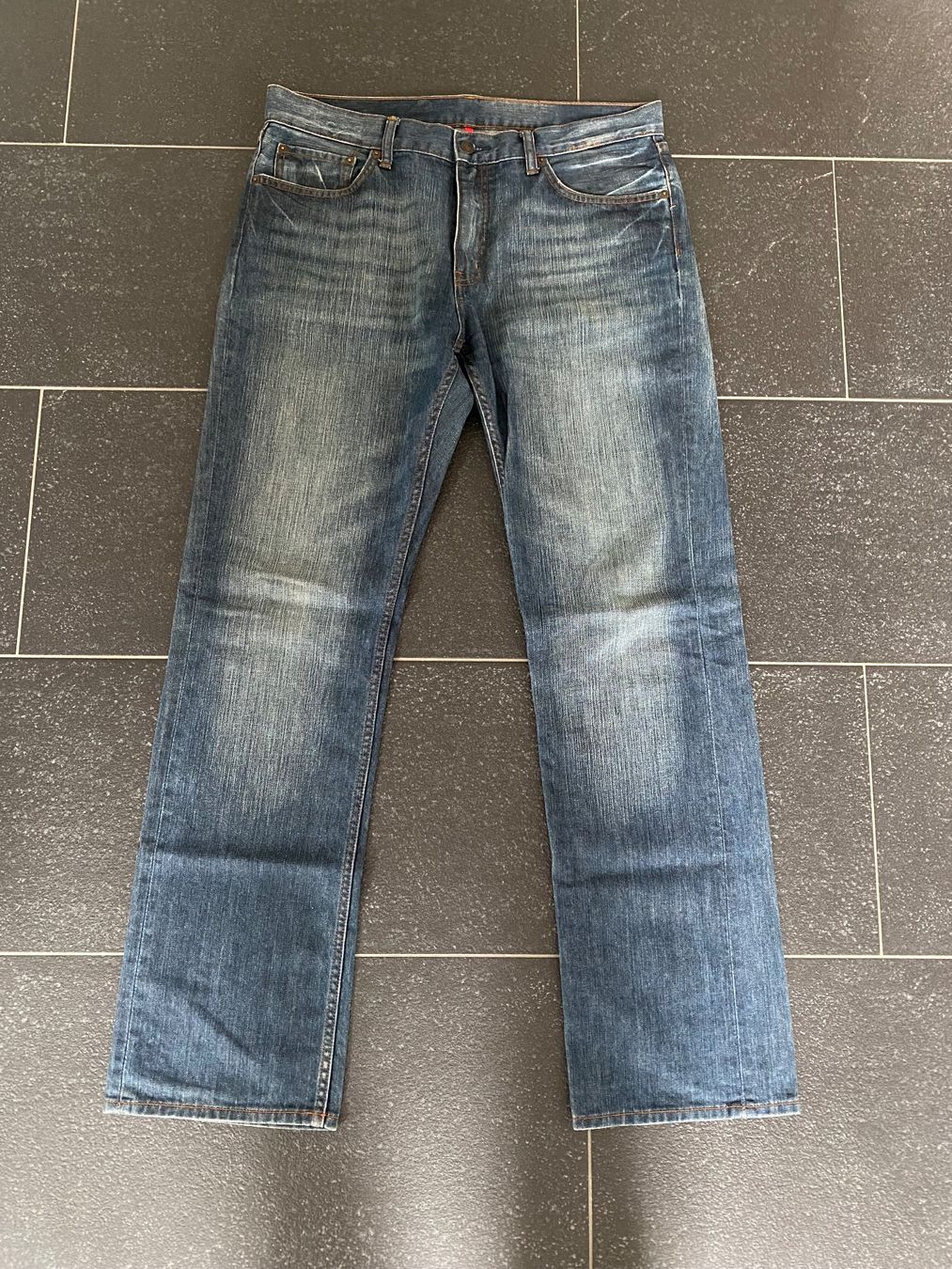 Uniqlo Jeans: Uniqlo Jeans – Usato da Lützelflüh-Goldb venduto da flu_q9tg 1