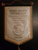 einzigartiger Derby County FC Wimpel Queen Elizabeth 2