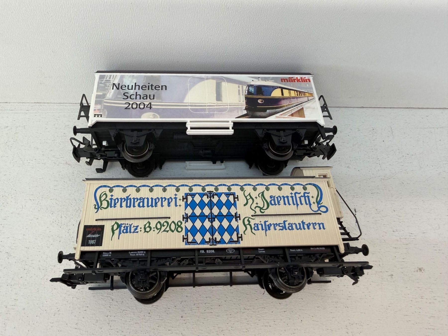Märklin Modellini di ferrovie: Märklin 94230, 48921 Güterwagen DB gedeckte Wagen – Usato da Büsserach venduto da ModellbahnDepot 3